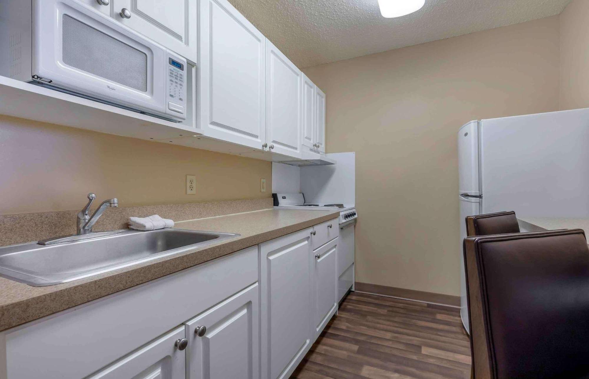 Extended Stay America Select Suites - Dallas - Фармърс Бранч Екстериор снимка