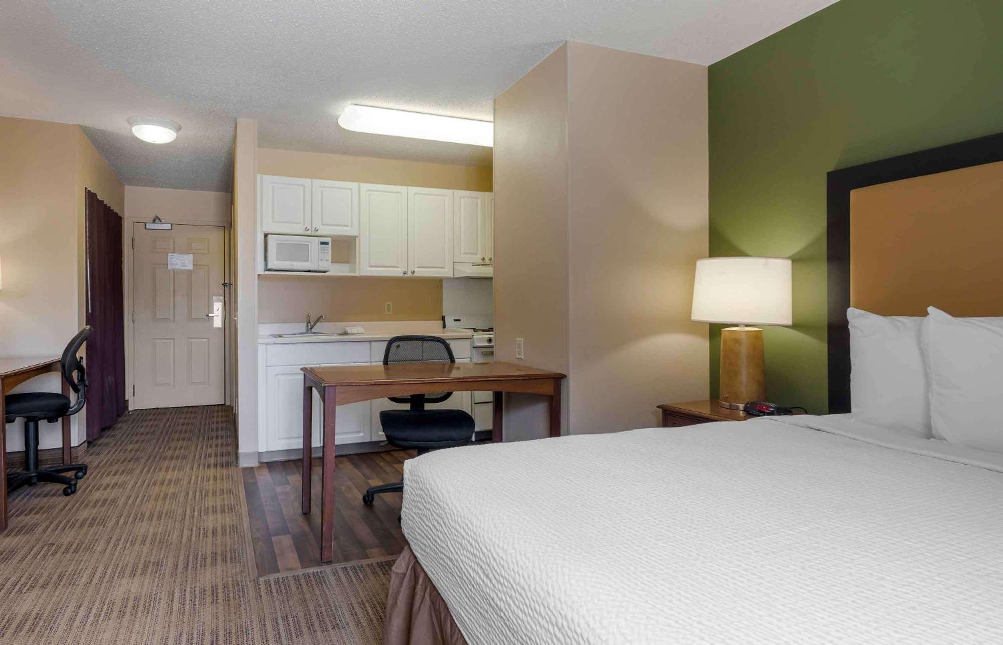 Extended Stay America Select Suites - Dallas - Фармърс Бранч Екстериор снимка